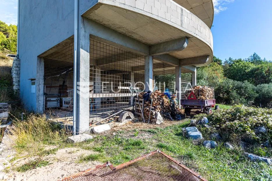 omiš, tugare, velika obiteljska kuća u roh bau izvedbi - slika 21