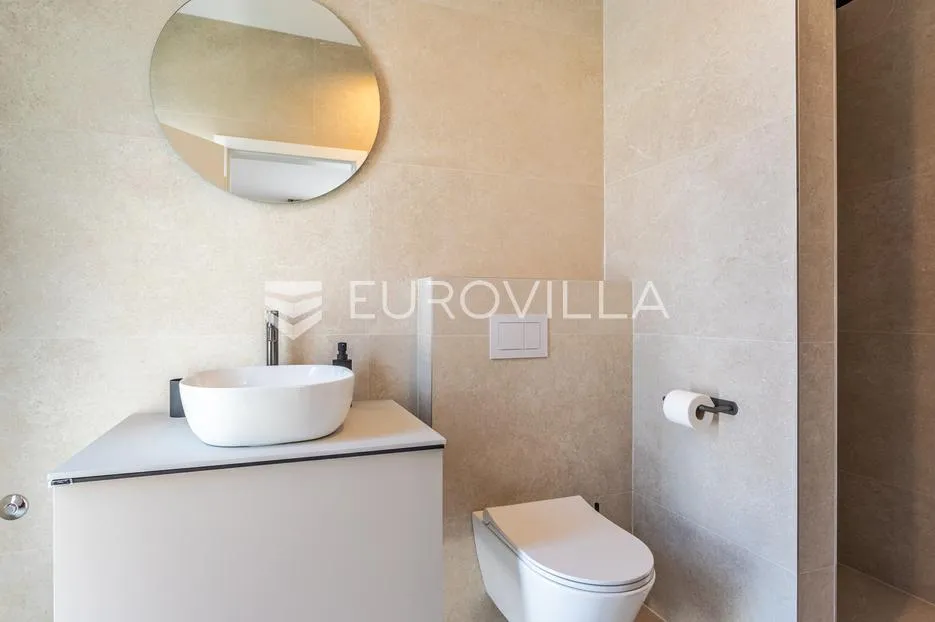 brodarica, moderna vila s bazenom, 283,62 m² - slika 19