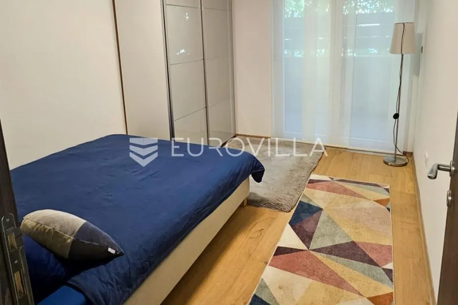istra, pula, moderan trosobni stan 68 m² s terasom 80 m u blizini mora - slika 11