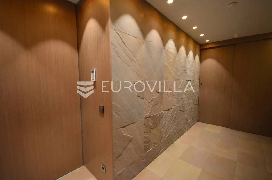 zagreb, luksuzan, moderan, trosoban penthouse nkp 340 m2 + 3 gpm - slika 18