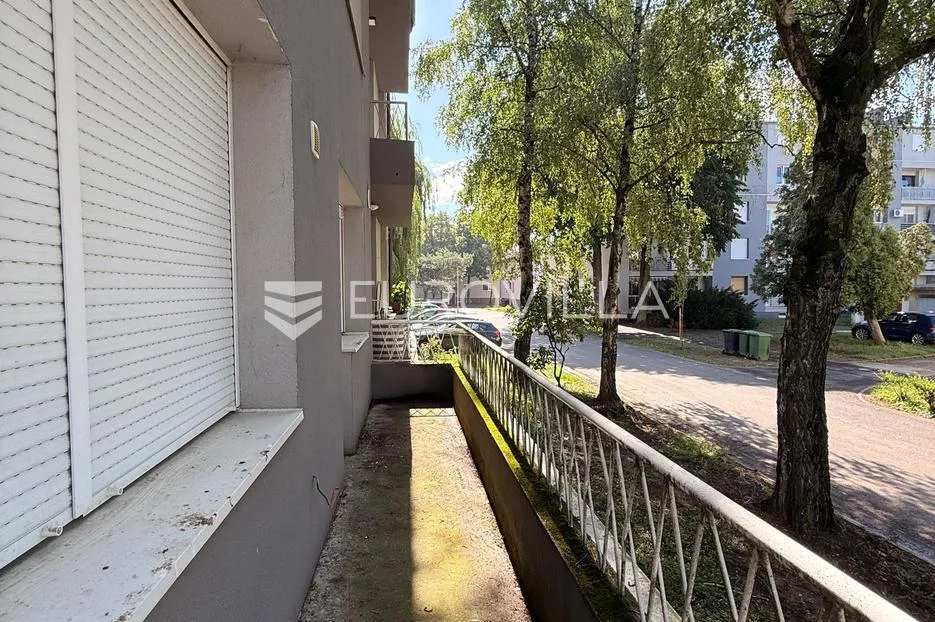 vinkovci, stan u centru 39 m², namješten, odmah useljiv - slika 13