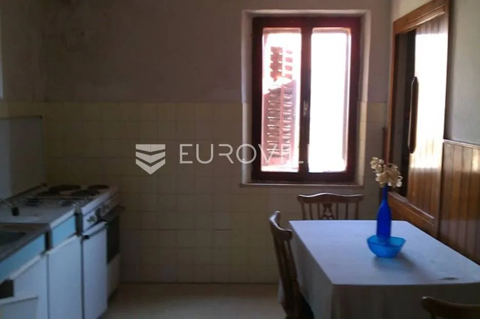 hvar, sućuraj, kuća na samoj rivi za adaptaciju - slika 3