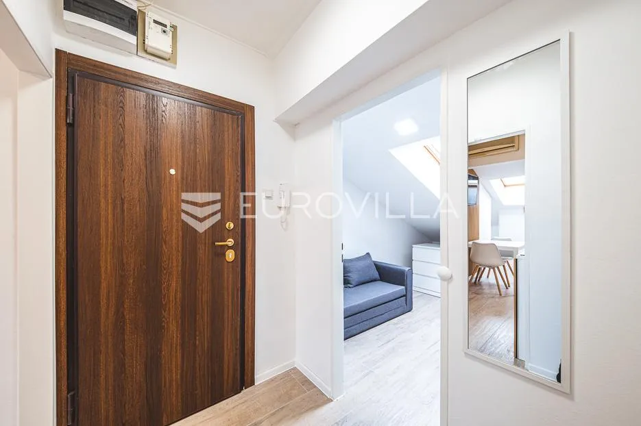 zagreb, jarun, funkcionalan trosoban stan 50 m² u potkrovlju - slika 12