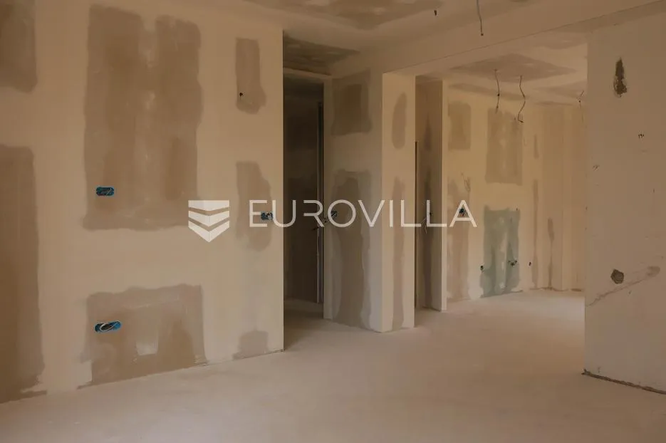 zadar, centar, kolovare prekrasan stan prvi red do mora s garažom i parking mjestom 135 m² - slika 12