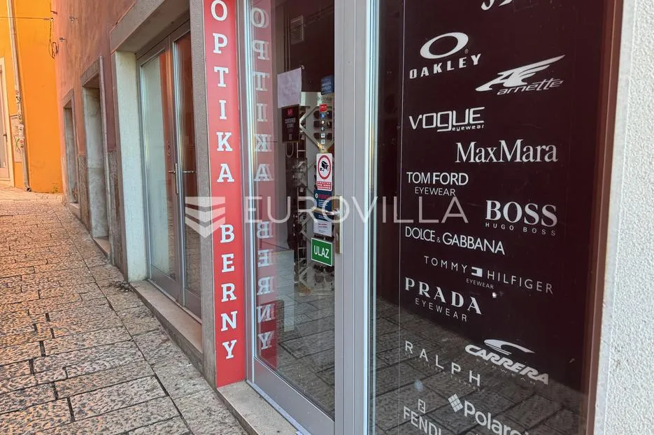 Istra, Rovinj, poslovni prostor 15m2 nadomak rovinjske rive