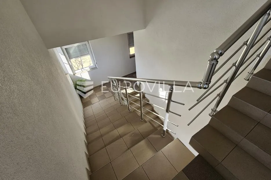 osijek, donji grad, adaptirana kuća s velikim potencijalom, 700 m², plac 947 m² - slika 43