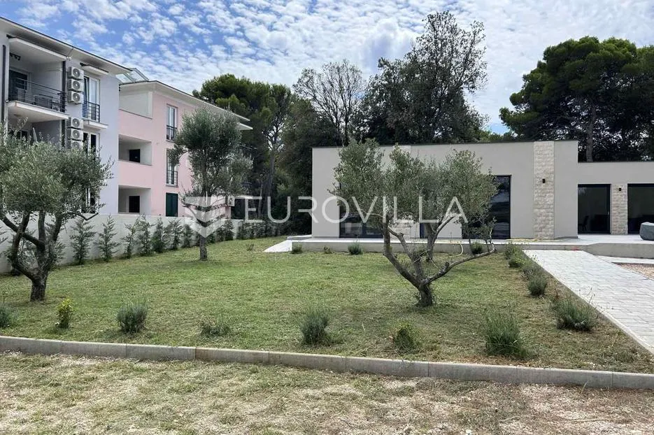 istra, rovinj, vila moderne arhitekture na 300 metara od mora - slika 22