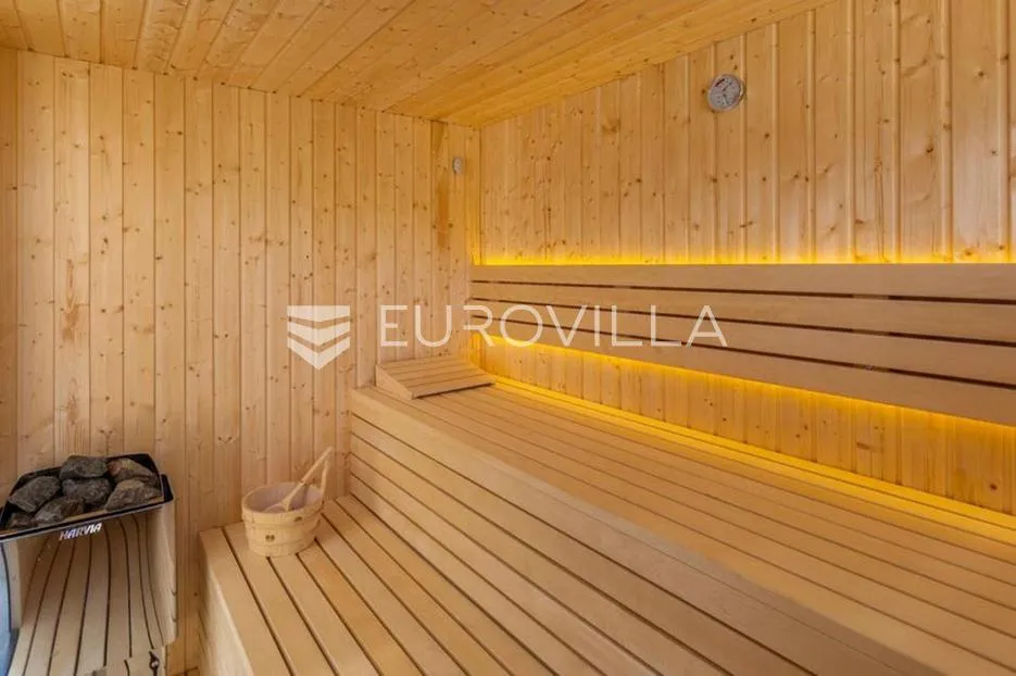 krk, dobrinj, moderna dvojna kuća s bazenom i saunom 107 m², okućnica 315 m² - slika 27
