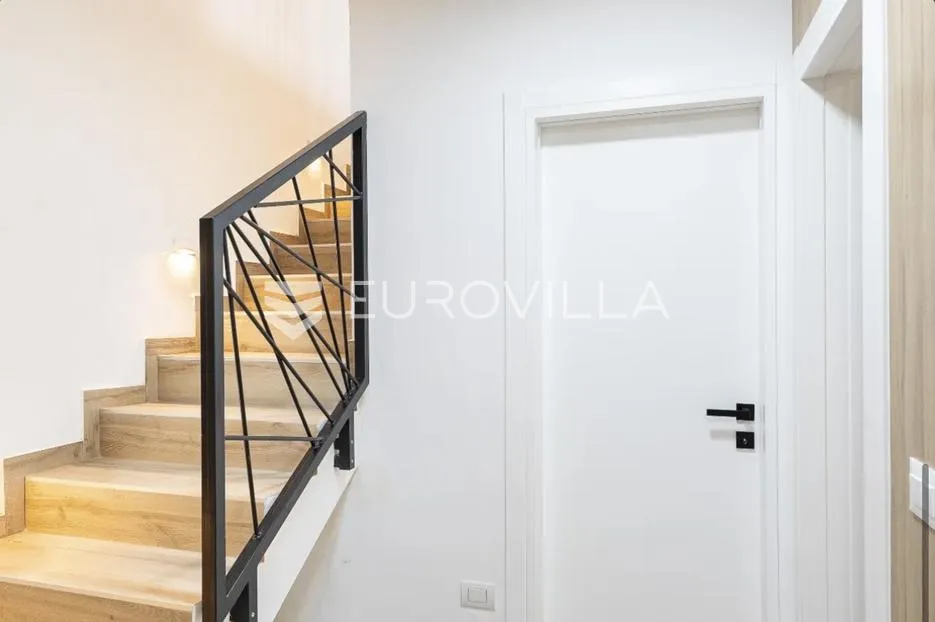 pag, povljana, 1. red do mora, namješten troetažni stan, 95 m² - slika 16