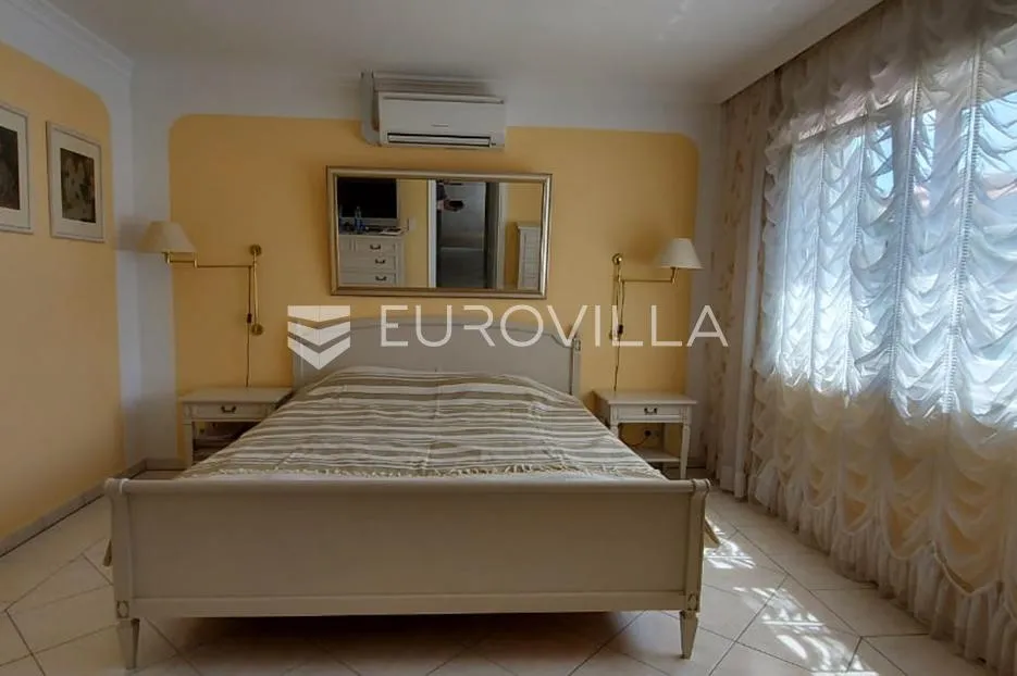 istra, pješčana uvala, vila s okućnicom prvi red do mora - slika 7
