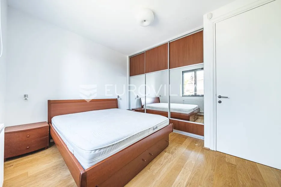 zagreb, maksimir, najam ekskluzivnog peterosobnog stana 135 m2 - slika 13