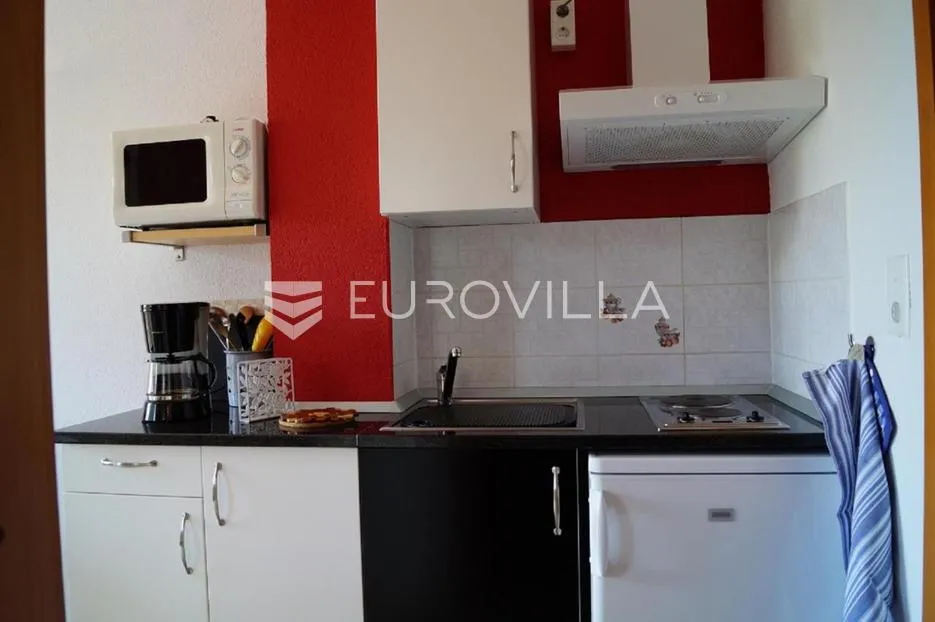 istra, medulin, banjole kvalitetna samostojeća kuća sa 6 stanova nkp 360 m2 u blizini mora - slika 15