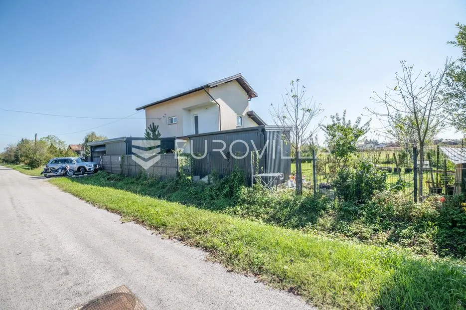 rugvica, oborovski novaki, prekrasna kuća 210 m² na zemljištu od 750 m² - slika 14