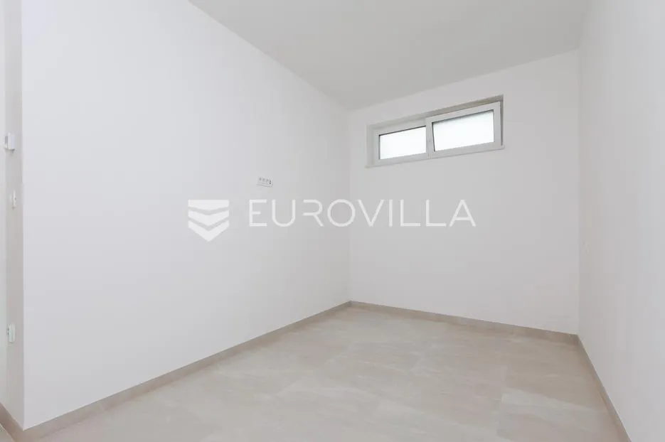 crikvenica, trosoban stan 72 m² s prostranom terasom i parkingom - slika 6