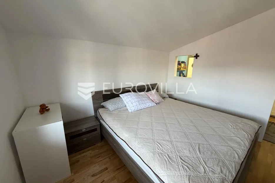 đakovo, centar, prostran trosoban stan od 112 m² u zgradi s liftom - slika 17