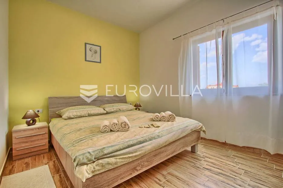 istra, svetvinčenat, 294 m² villa, bazen, jacuzzi te multifunkcionalno igralište na 2000 m² okućnice - slika 18