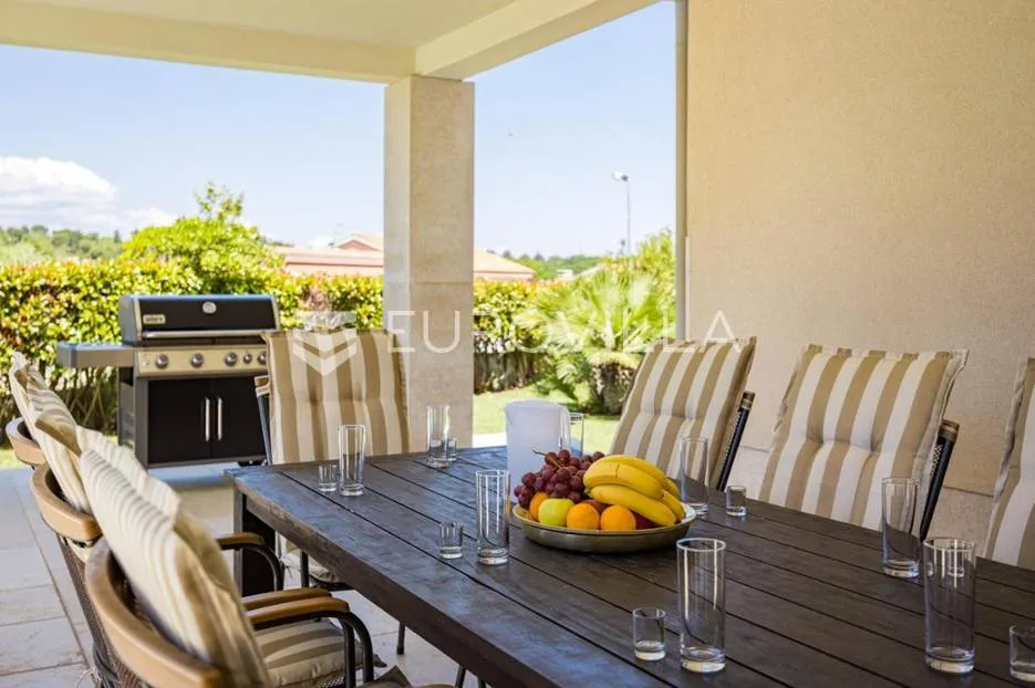 istra, banjole, prekrasna vila 277 m² na velikoj okućnici, 300 m od mora - slika 14