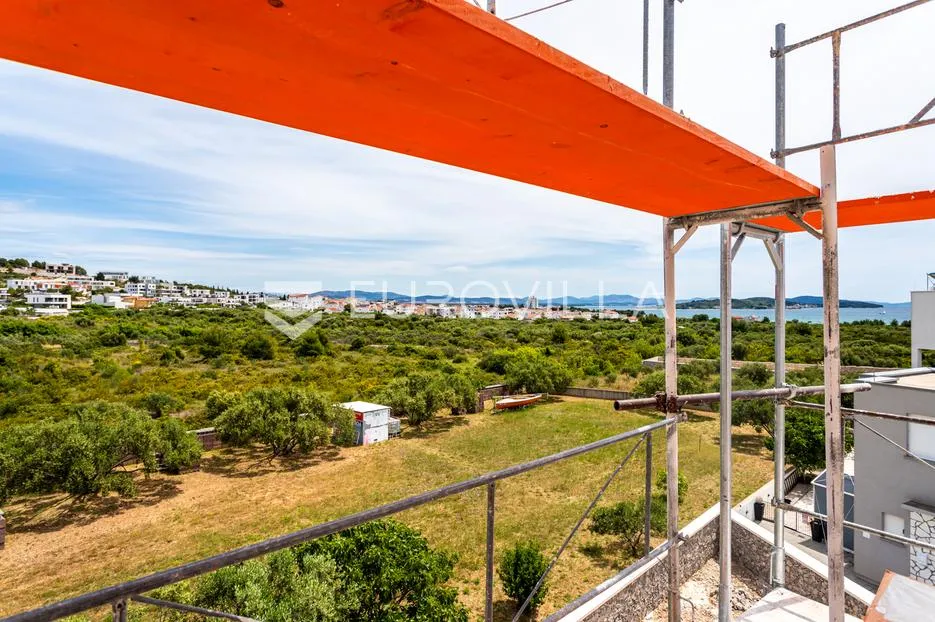 vodice, moderna novogradnja, trosoban stan s pogledom na more, 300 m od mora, 2k3 - slika 12
