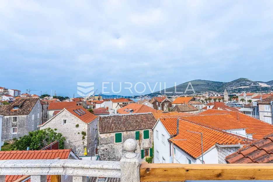 trogir, autohtona kamena kuća s pogledom na more - slika 35