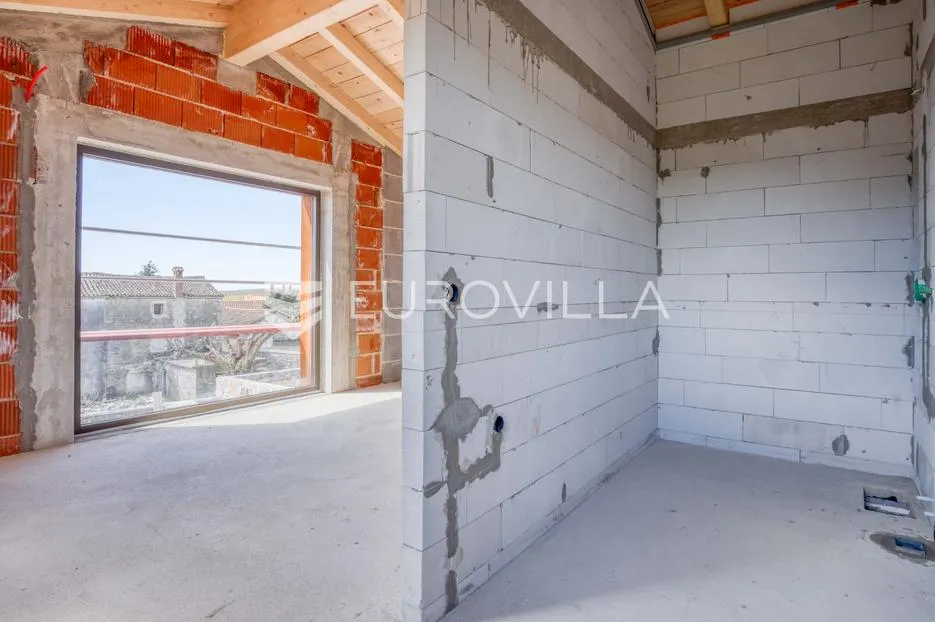istra, okolica bala, kamena dizajnerska kuća 176 m² s bazenom - slika 21
