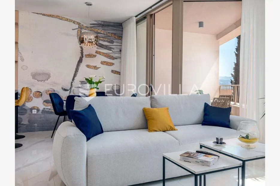 opatija, centar, ekskluzivan stan nkp 65 m2, prvi najam - slika 2