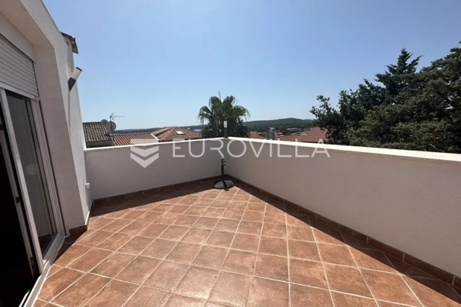 istra, medulin samostojeća kuća 130 m² s prekrasnom krovnom terasom i pogledom more - slika 26