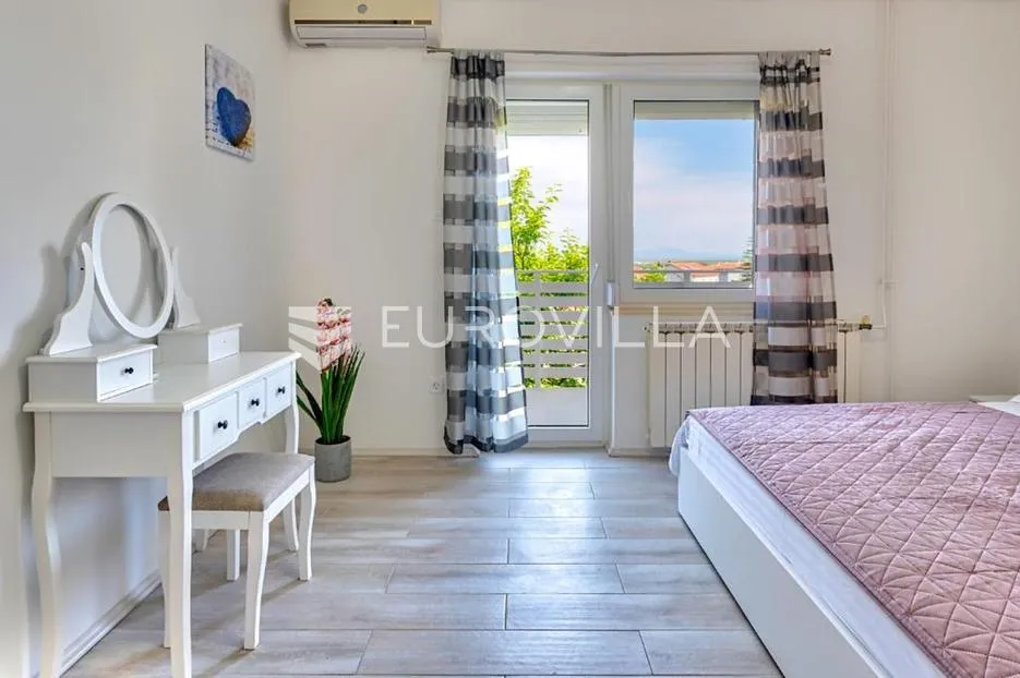 luksuzna samostojeća vila s bazenom i saunom u ližnjanu - slika 41