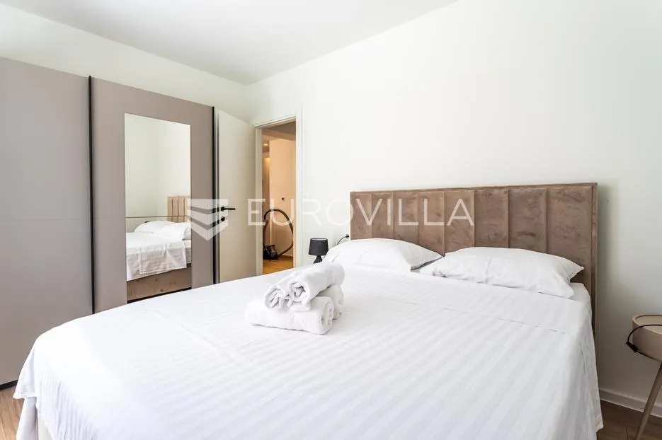kaštel novi, novouređen dvosobna stan - slika 10
