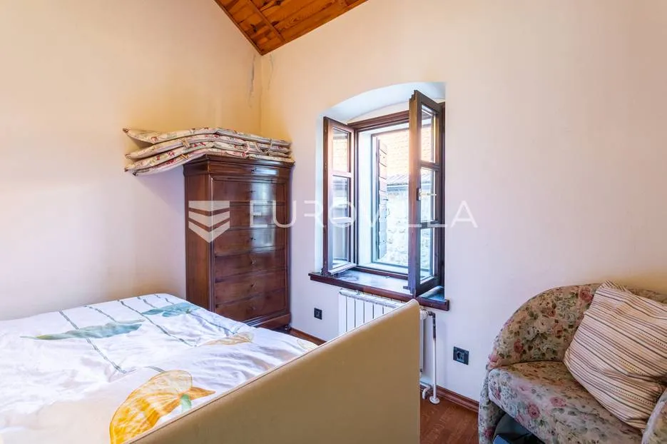 hvar, jelsa, dalmatinska kuća u centru mjesta, blizu mora - slika 12