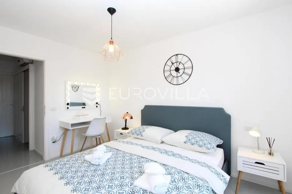 istra, rovinj, renoviran stan 59m2 s dvije spavaće sobe u samom centru grada + tavan - slika 7