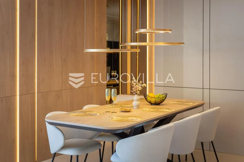 opatija, luksuzan četverosoban stan s privatnim bazenom 220,92 m² - slika 25