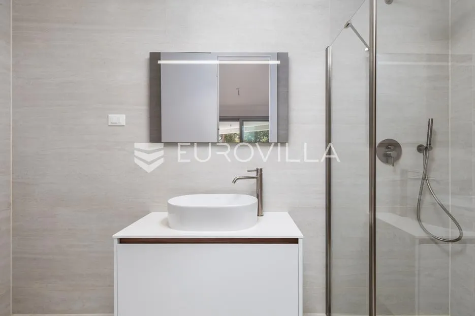 opatija, centar, dvosoban stan u novogradnji nkp 102 m2 - slika 9