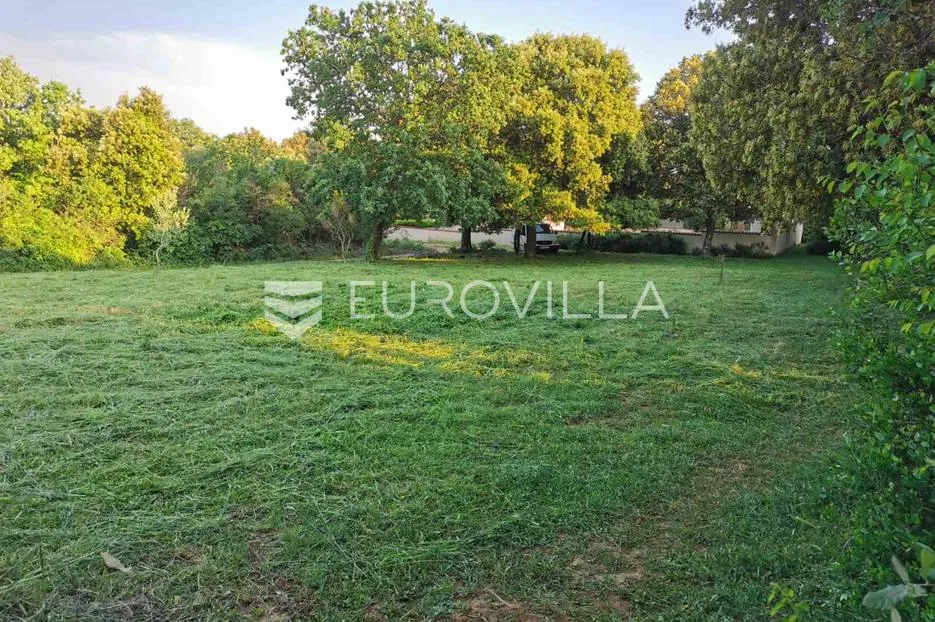 ližnjan, veliko građevinsko zemljište 1100 m2 u širem centru mjesta - slika 4