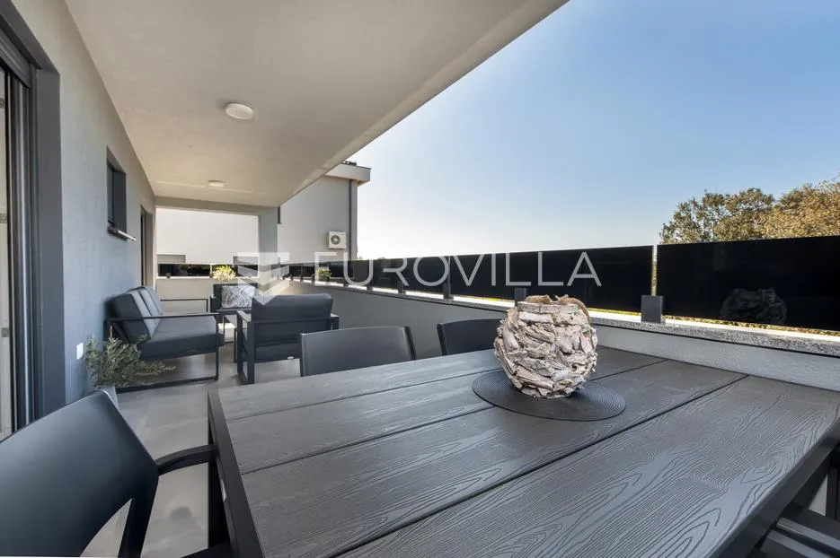 istra, okolica rovinja, predivan namješten dvosoban stan 85 m² 800m od mora - slika 15