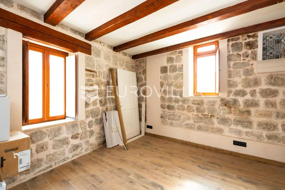 stari grad dubrovnik, renovirana kamena kuća - slika 4