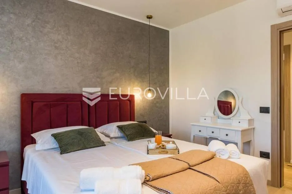 istra, ližnjan, vila 294 m2 s grijanim bazenom i uređenom okućnicom - slika 20