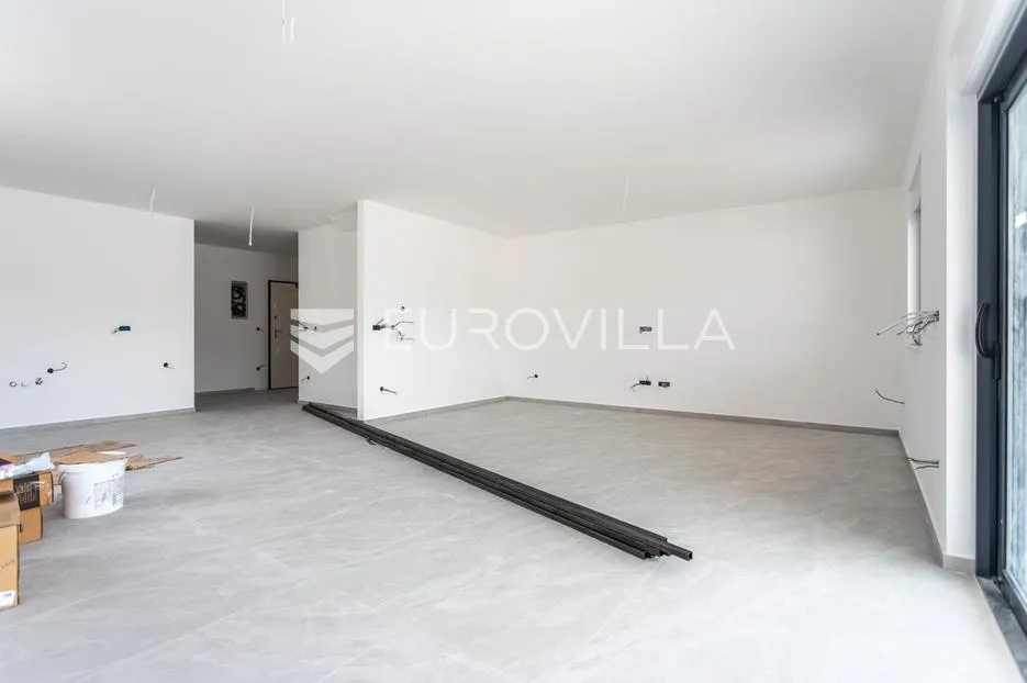 vodice, prostran trosoban stan, 172,73 m² - slika 4