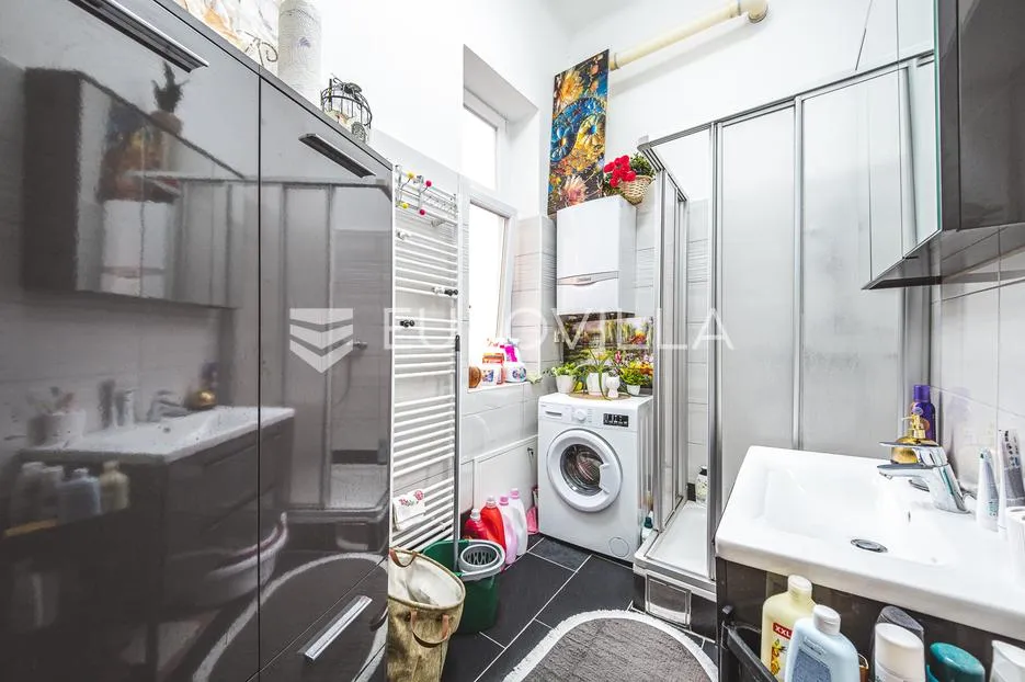 zagreb, trg dr. franje tuđmana, prekrasan četverosoban stan 95 m² - slika 11