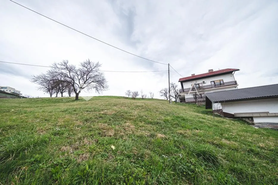 zagreb, gajnice, građevinsko zemljište sa starom kućom 6432 m2 - slika 6