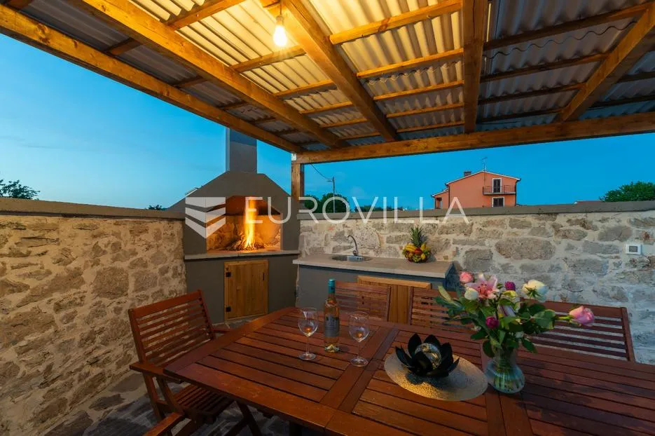 istra, poreč prekrasna kamena vila s bazenom 133 m2 - slika 23