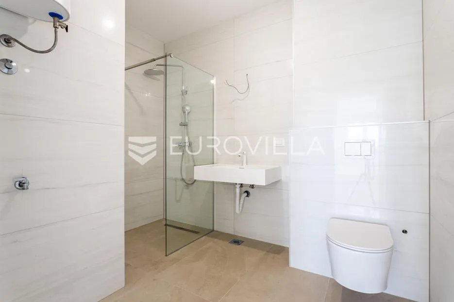 kaštel stari, trosoban stan s pogledom na more i dva parkirna mjesta - slika 7