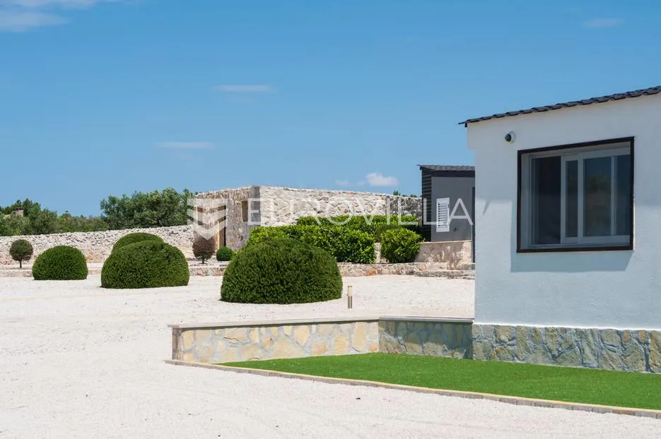 brač, milna, predivno uređeno imanje s predivnim pogledom na more - slika 3