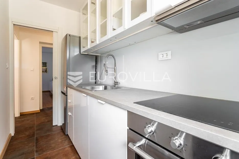 split, skalice, renoviran dvosoban stan 61 m², prvo useljenje, dugoročno - slika 6