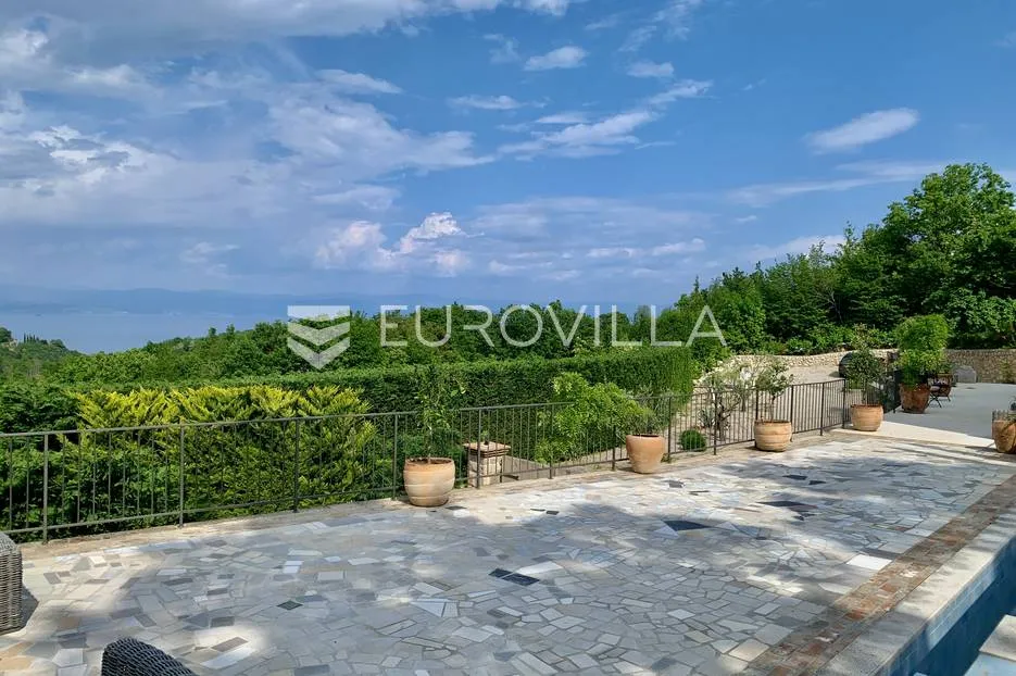 brseč - predivna luksuzna vila s bazenom i panoramskim pogledom na more - slika 52
