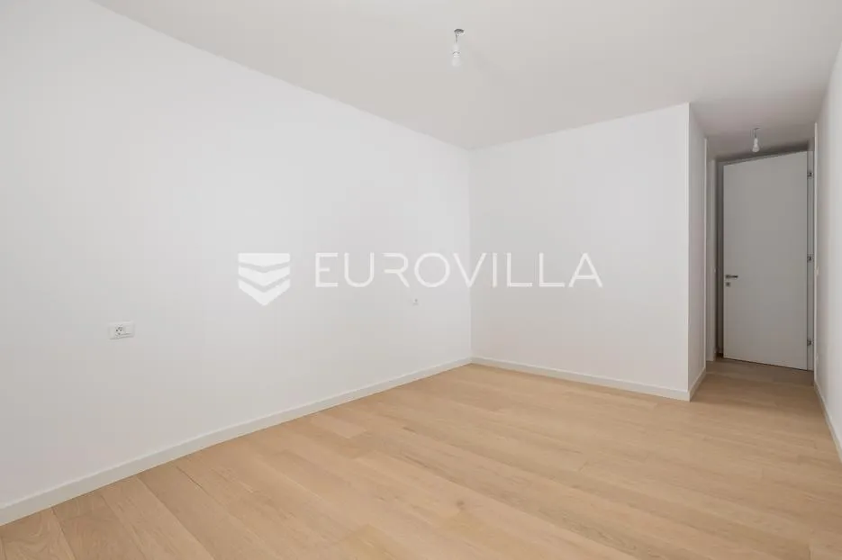 opatija, centar, višesoban stan u novogradnji s 4 parkirna mjesta nkp 247 m2 - slika 31