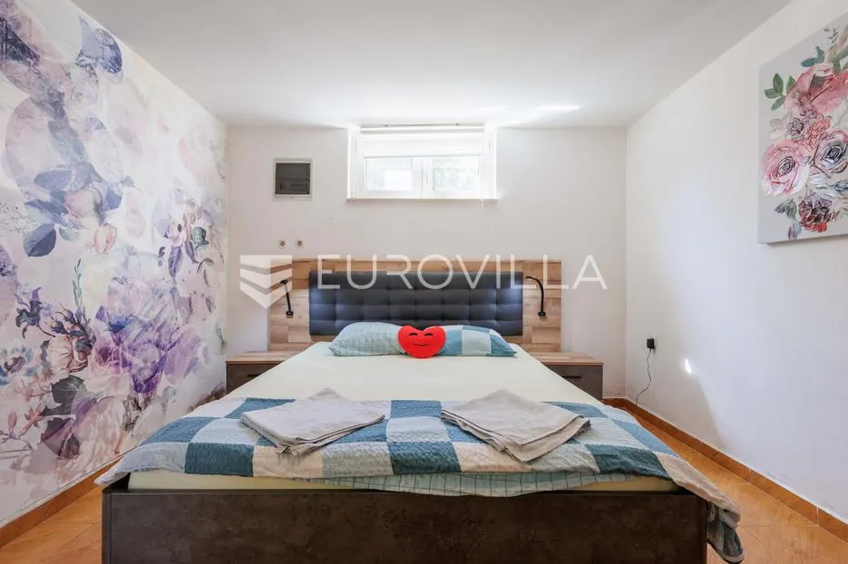 istra, medulin, potpuno namješten stan s dvorištem, blizu mora i svih sadržaja - slika 10