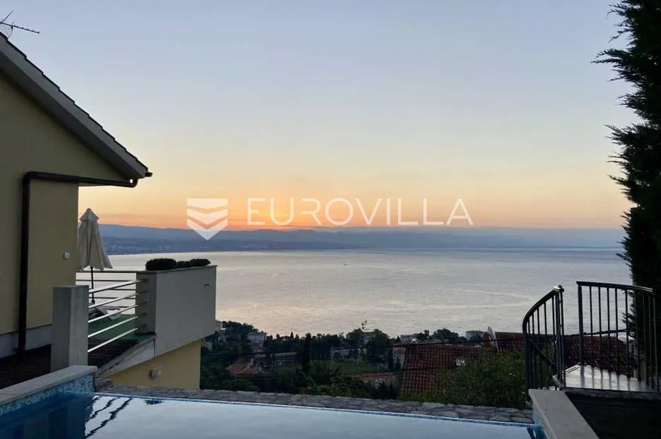 lovran, prostrana vila s tri stana, bazenom i spektakularnim panoramskim pogledom na more - slika 15
