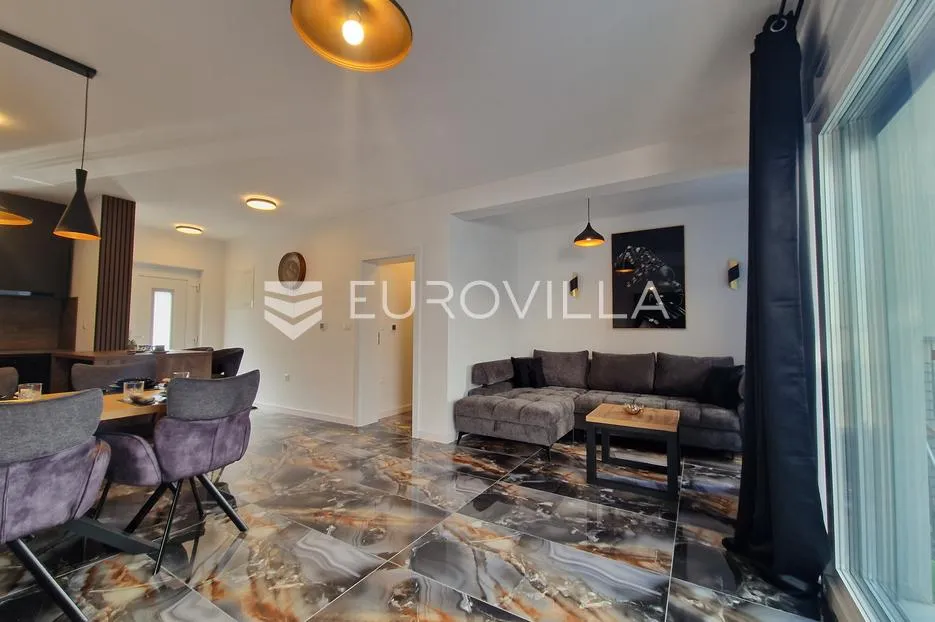 vir, moderan apartman s dvije spavaće sobe, terasom, vrtom i 2 parkirna mjesta, centar - slika 16
