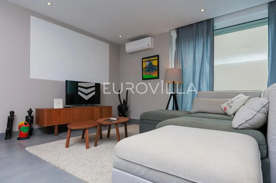 crikvenica, dramalj, moderan trosoban apartman s jacuzzijem, vrtom, bazenom i pogledom na more - slika 7