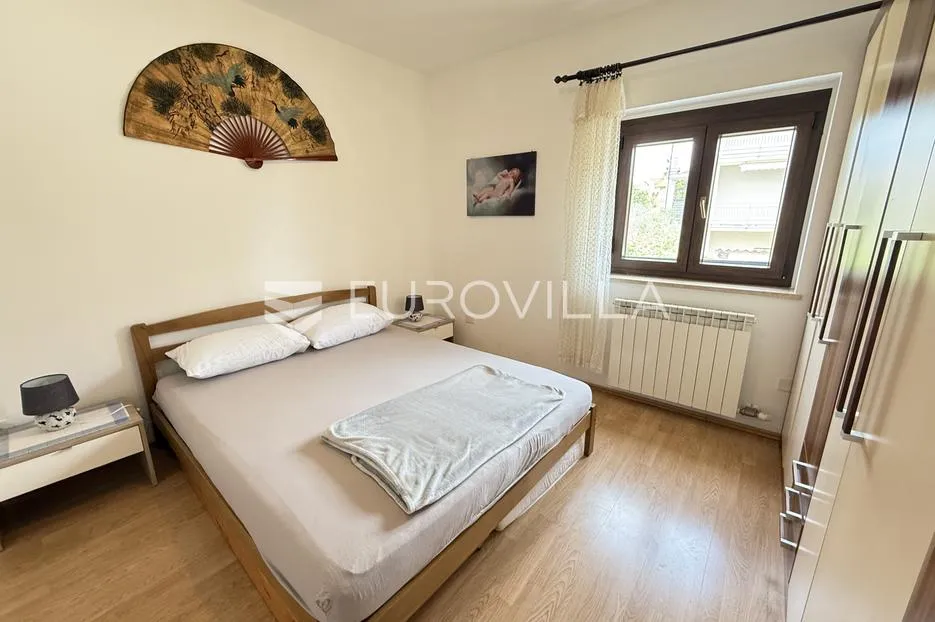 pula, veli vrh - prostrana kuća s pet stambenih jedinica, bazen 22 m2, garaža - mirna lokacija - slika 35